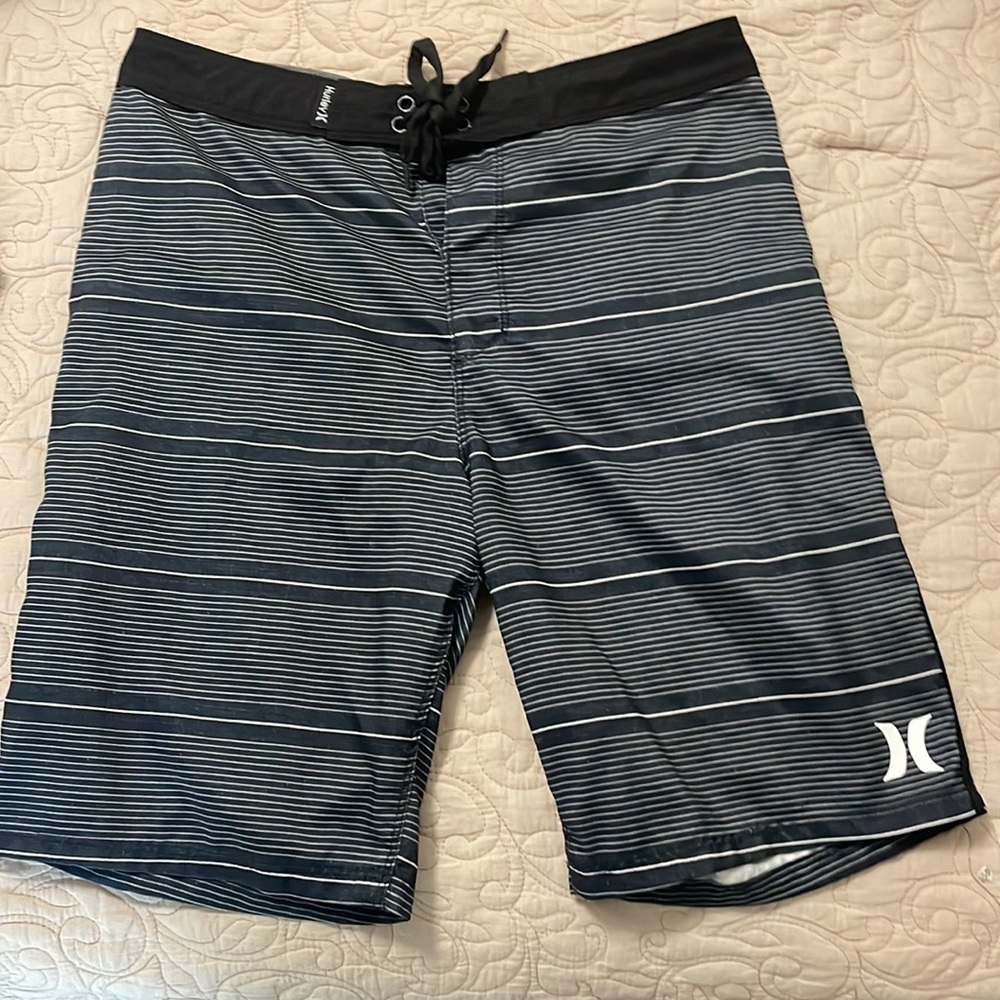 Hurley boys Black Striped Swim Shorts Sz 16